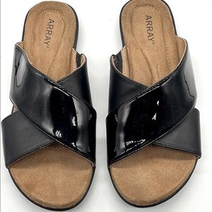 Array leather & Patent leather Cross strap Sandals Black Sz 7 EUC